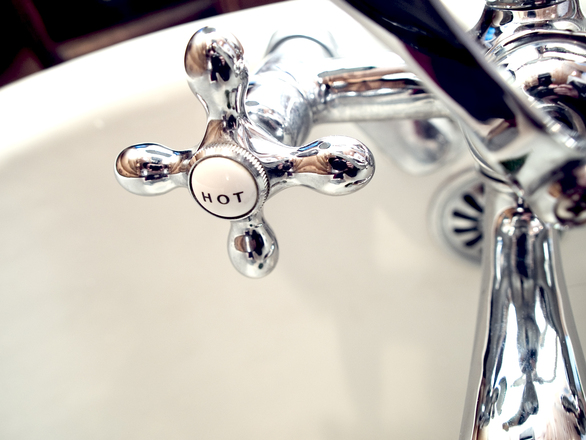 bath tub.jpg